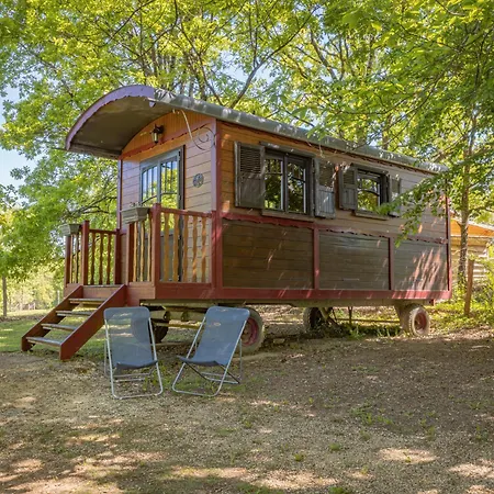 Сasa de vacaciones La Roulotte Rouge *